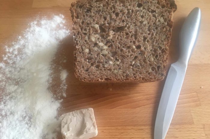 Staropolskie powitanie “chlebem i solą” czyli domowy chleb